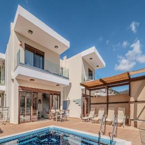 Bedroom villa near Heraklion
