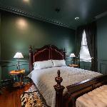 5 New Orleans Themed Units in FQ with Pool