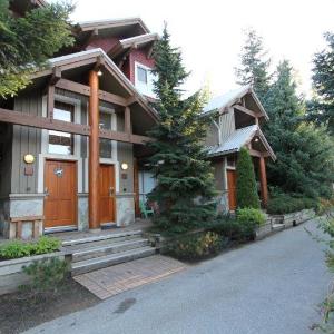 2BR in Symphony Hot Tub Gas Fireplace Epic Village Location Ski Shuttle