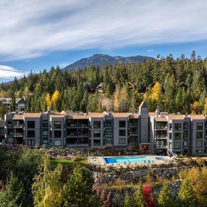 2BR in Ironwood Stunning Mountain Views Shared Hot Tub and Pool Fireplace Parking
