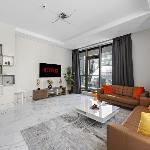 Vayk - Spacious and Vibrant 2BR Apartment in Business Bay Dubai 
