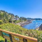 Whale Watch Crows Nest Depoe Bay Oregon