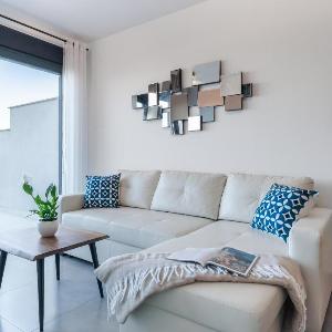 Modern Sea View Apartment