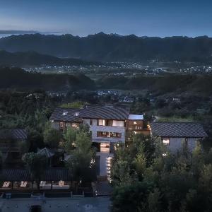 Zhangjiajie Peak Secret by the Garden-English Service-Free pick up