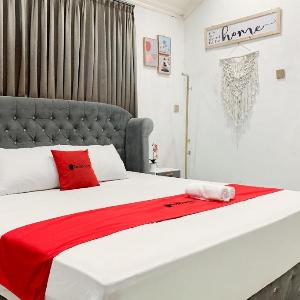 RedDoorz @ Villa Zea Sayangheulang Garut