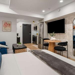 The McCaul by Casa Hotels Cozy Kensington Basement