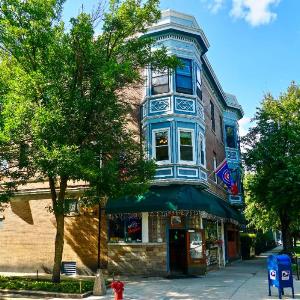 Cubs Apt Near Wrigley