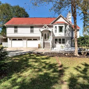 Spacious 7BR Family Retreat Near Mall of GA Sleeps 17
