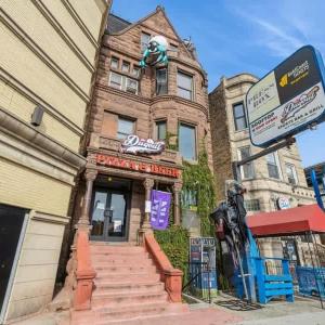 Wrigleyville Getaway