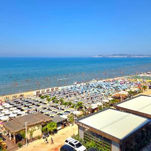Beachfront & Sea View Apartment 101 - Happy Rentals