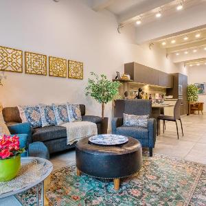 Luxury 2bedroom house with large back yard RABE1-2