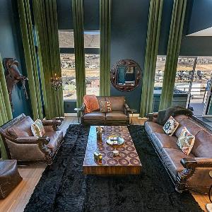 Western Mountain Getaway! Exquisite Meet Elegance!