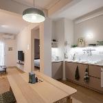 Cozy 2BR Apartment Warm Bright & Steps to Metro