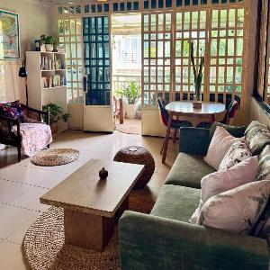Cozy 1990s Khmer Style Flat in Heart of Tonle Bassac
