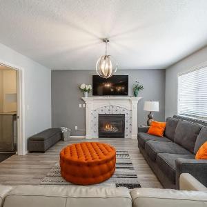 House for 15 with Firepit near The Village