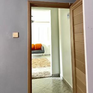 Modern 2- Bedroom Apartment for Long Stays