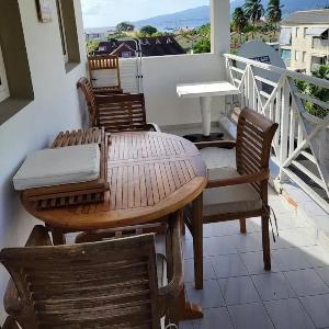 Appartement lumineux avec terrasse à Les Trois-Îlets