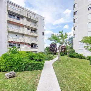 2 Bedroom Amazing Apartment In Royan