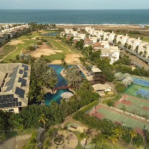 Apto Golf Ville resort com 3 suites