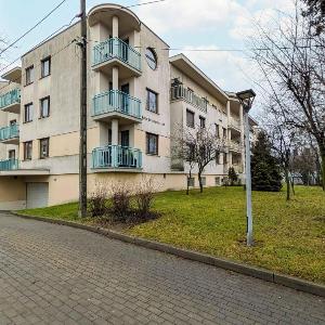 Stylish Family Apartment with Parking and 2 Balcony by Noclegi Renters