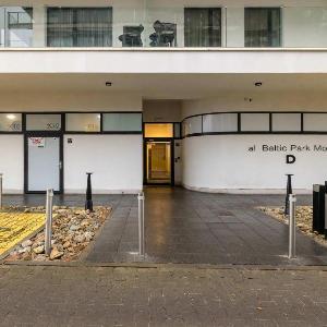 Baltic Park - Apartament z Balkonem i Parkingiem by Noclegi Renters