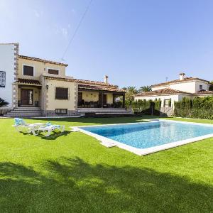 057 Villa Altair
