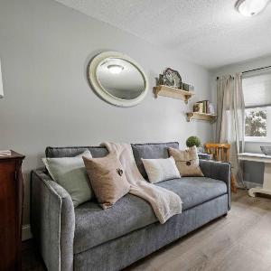 Fully Furnished 1st Floor 1 Bed 1 Bath Condo - Close To Shopping & Hwys North&South