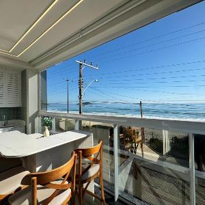 Sonho de Palmas 101 - Apartamento de frente para o mar na deslumbrante praia de Palmas com 3 dormitórios sendo 2 suítes.