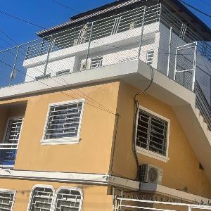 Luxurious 1BR apartment with ocean and mountain views central