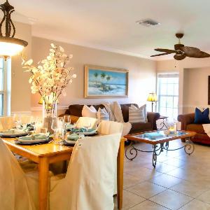 2BR Siesta Key Downtown Condo Walk Everywhere