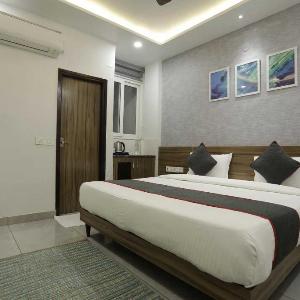 Hotel O White Grace