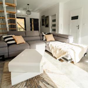 Sunny Apartment with Parking Jacuzzi Sauna & Balcony with Mountain View by Noclegi Renters