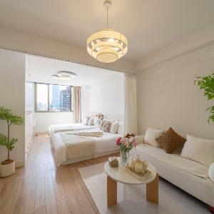 HuanYu - Hushed Halcyon Lane House with city view