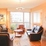 Bright apartment near Nation ideal stay