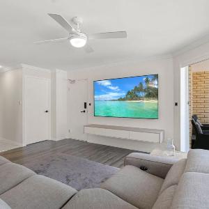Trade Winds Unit 5 52 Edmund St Kings Beach