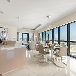 VayK - Luxurious 3BR in Business Bay with Burj Khalifa View 