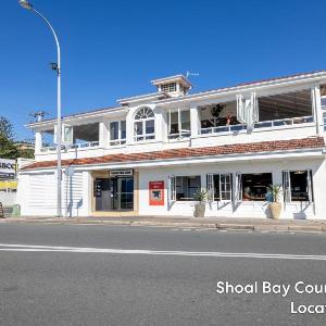 Bay House Shoal Bay 36 Government Rd - ducted air conditioning boat parking linen and only 450 metres to the water