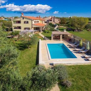 Villa Debora with private pool and backyard Pet friendly