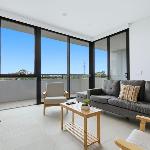 Modern Urban Home in Melrose Park Eat-Sleep-Roam 