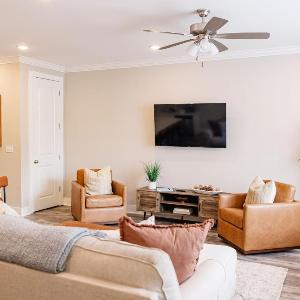 The Oxford Edit Chic 3BR All En Suites Pool