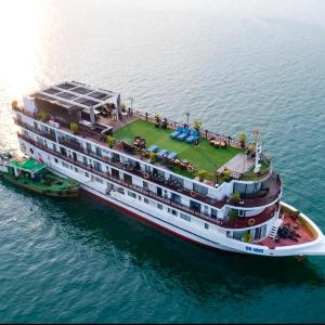 Tuan Chau Island Travel
