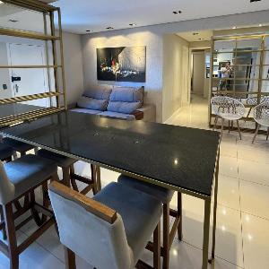 Apartamento quadra mar em Balneário Camboriú
