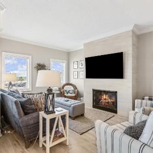 Luxury Private Beachfront Condo with Parking Garage & Stunning Views