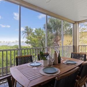 Bradenton Beach Club 301: Free Golf Cart for Jan 2026 Stay. Ask Us! by Anna Maria Life
