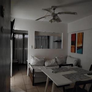 Departamento entero céntrico con balcón en Pinamar