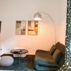 Studio di Lou – with separate Living Room Ga...