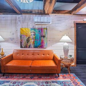 Stylish Retro Stay Columbia House Unit D apts