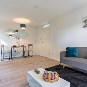 Spacious 2-Bed Apartment in Birmingham Parking Included