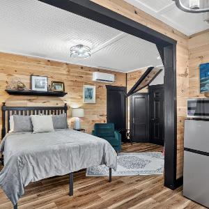 Downtown Rustic KY Retreat Columbia House Unit B