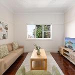 Bright 2-Bed Apartment in Coogee 